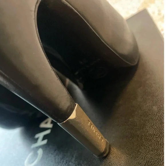 CHANEL Black Ankle Boots - Picture 5 of 11